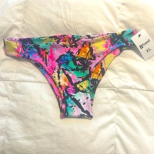 Fused Hawaii honel bottom